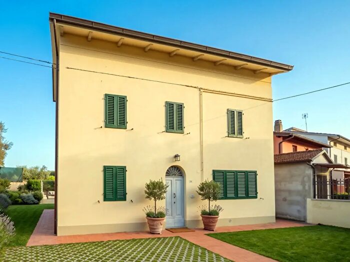 Casa trilocale in vendita in Via Giuseppe Giusti, Lamporecchio