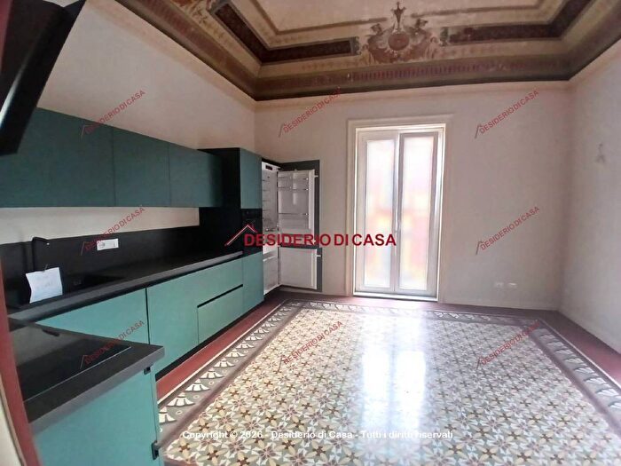 Appartamento quadrilocale in affitto in Via Gennaio, Politeama Ruggiero Settimo, Palermo