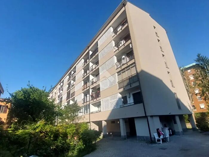Appartamento trilocale in vendita in Via S Giusto, Milano