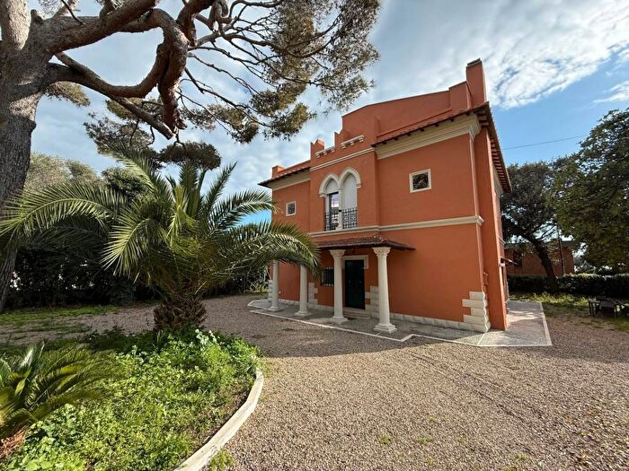 Appartamento trilocale in affitto in Via Pietro Mascagni, Centro Storico Pirgo Odescalchi, Civitavecchia