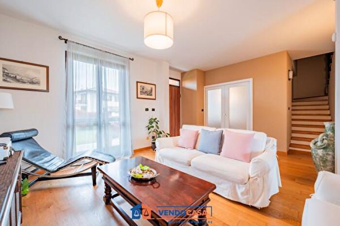 Case in Vendita e in Affitto - 3