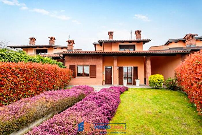 Casa con 6 locali in vendita in Via Maira Valle, Villafalletto