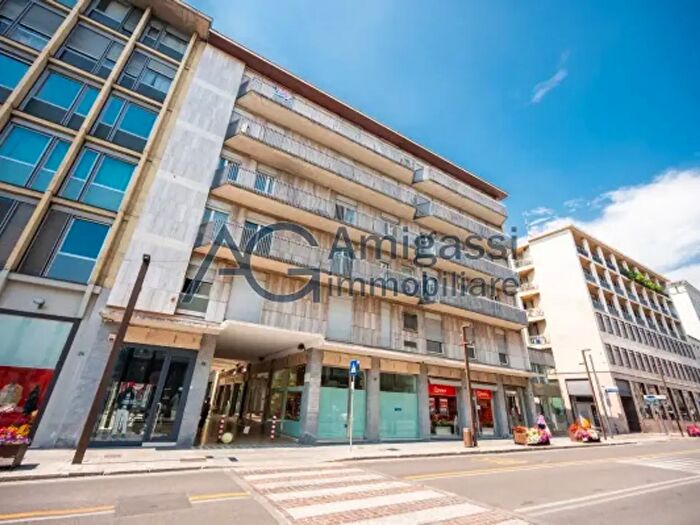 Appartamento trilocale in vendita in Via Gerolamo Tiraboschi, Bergamo