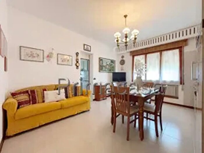 Casa con 9 locali in vendita in Via Venezia, Morgano
