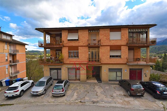 Appartamento con 6 locali in vendita in Via XX Settembre, Amandola