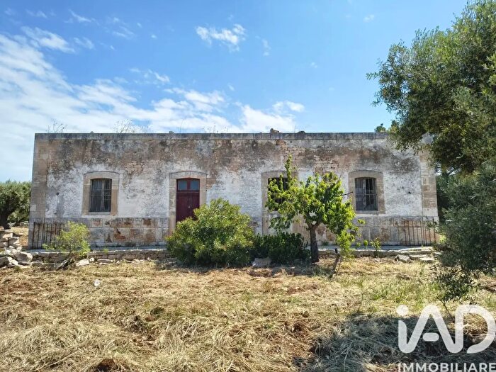 Casa con 7 locali in vendita in Via Putignano, Turi