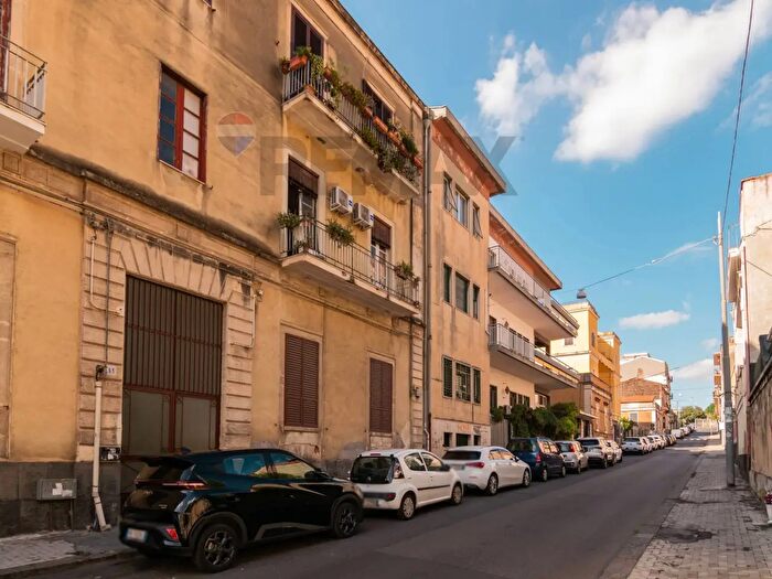 Appartamento trilocale in vendita in Catania
