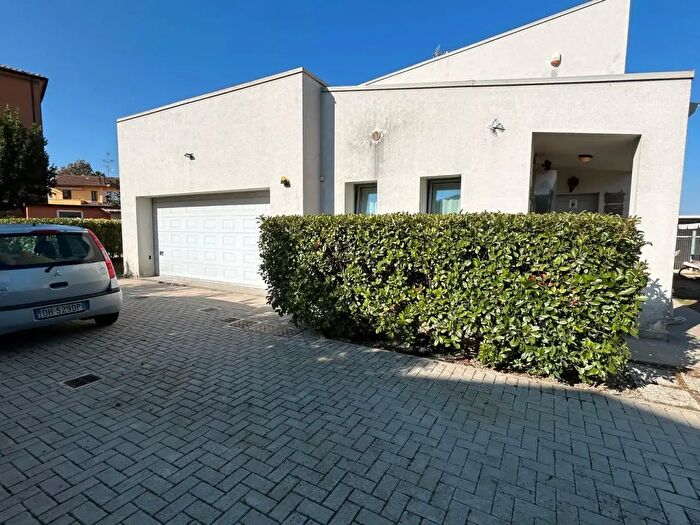 Casa con 7 locali in vendita in Via Caduti di Sabbiuno, Sala Bolognese