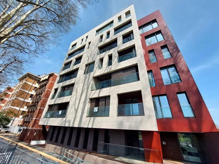 Appartamento con 6 locali in vendita in Viale Pubblico Passeggio Piacenza Pc Italia, Piacenza