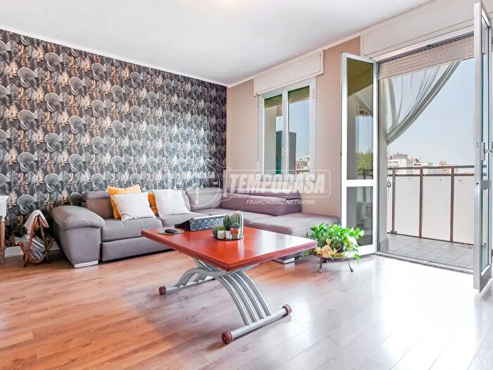 Appartamento quadrilocale in vendita in Via Filippo De Pisis, Milano