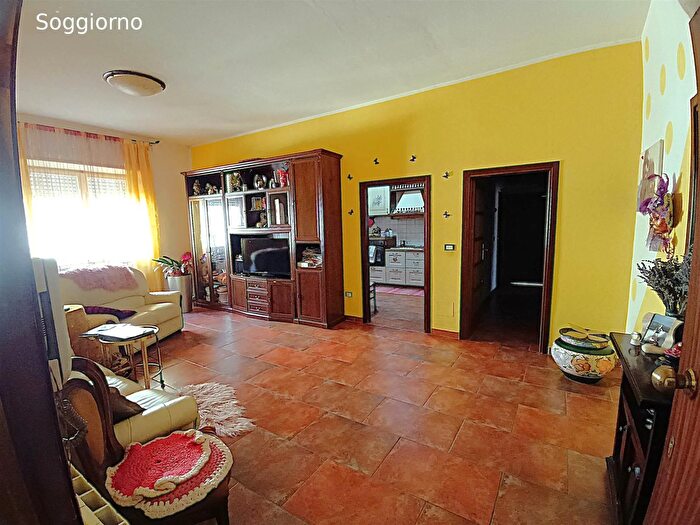 Appartamento con 5 locali in vendita in Zona Regioni Piazza Volturno Grosseto Grosseto, Grosseto