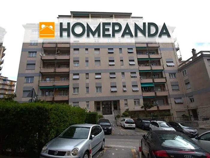 Appartamento trilocale in vendita in Via Giacomo Filippo Porrata, Genova