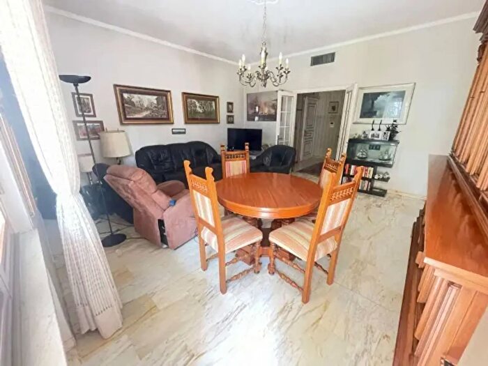 Appartamento con 6 locali in vendita in Via Carrara, Genova
