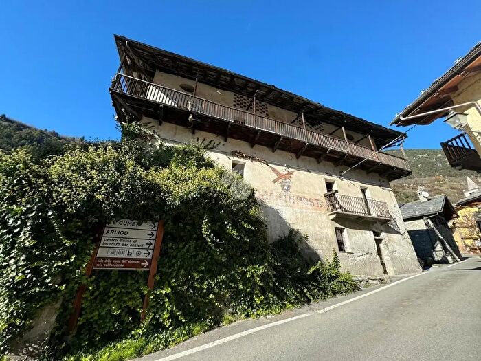 Casa con 15 locali in vendita in Frazione Capoluogo, Valpelline