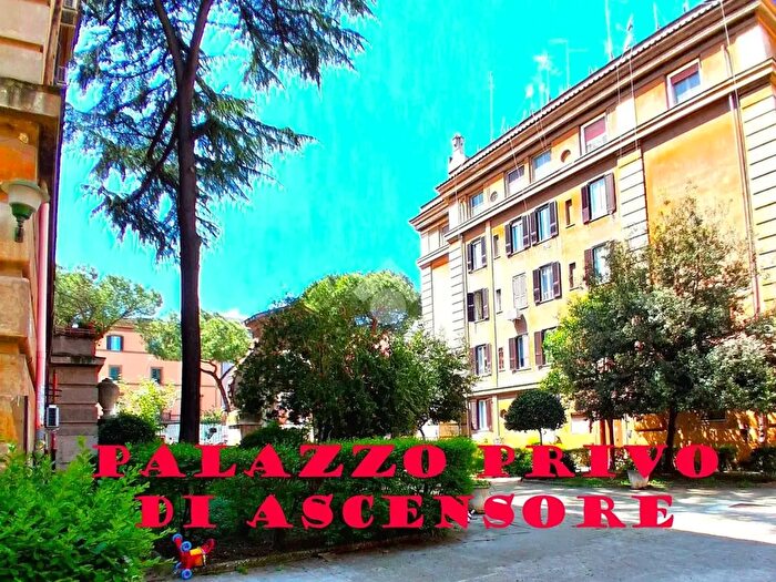 Appartamento bilocale in vendita in Via Appia Nuova, Roma
