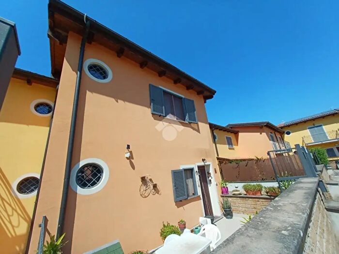 Casa trilocale in vendita in Via Niccolò Paganini, Nepi