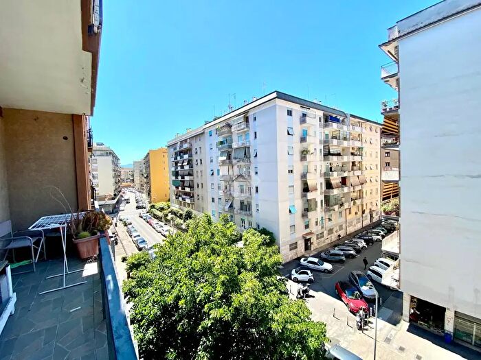 Appartamento bilocale in vendita in Via Licinio Stolone, Roma