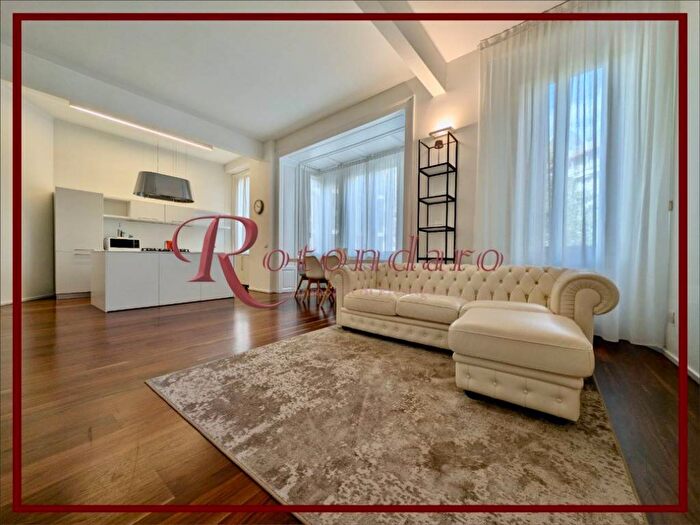Appartamento trilocale in affitto in Via Francesco Melzi d'Eril, Paolo Sarpi, Milano
