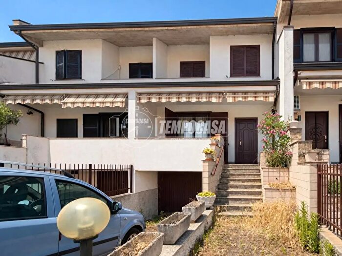 Casa quadrilocale in vendita in Via Spini, Paullo