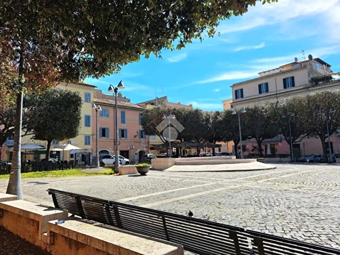 Appartamento bilocale in vendita in Piazza Pia, Albano Laziale