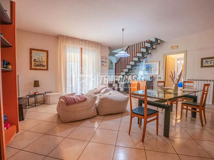 Appartamento quadrilocale in vendita in Via Giosuè Carducci a, San Benedetto Del Tronto