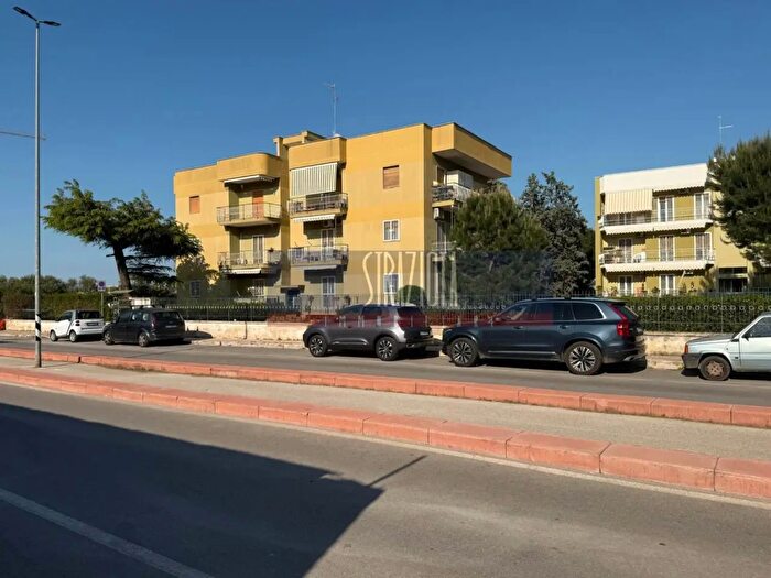 Appartamento trilocale in vendita in Via Salvo dAcquisto, Modugno