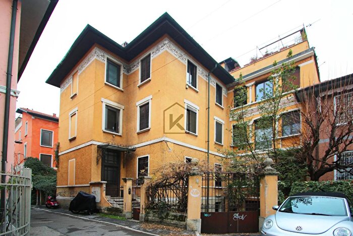 Appartamento quadrilocale in affitto in Via Catania, Milano