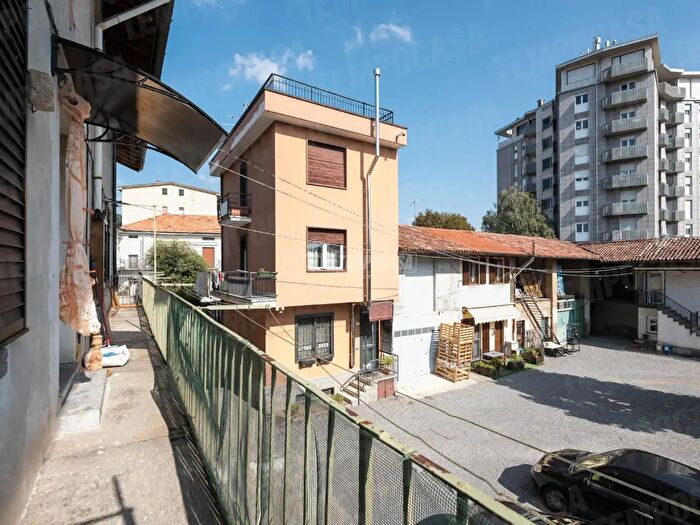Case in Vendita e in Affitto - 3