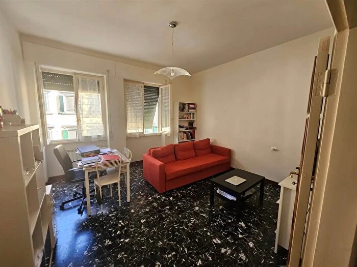 Appartamento trilocale in affitto in Via Carlo Pisacane, Firenze