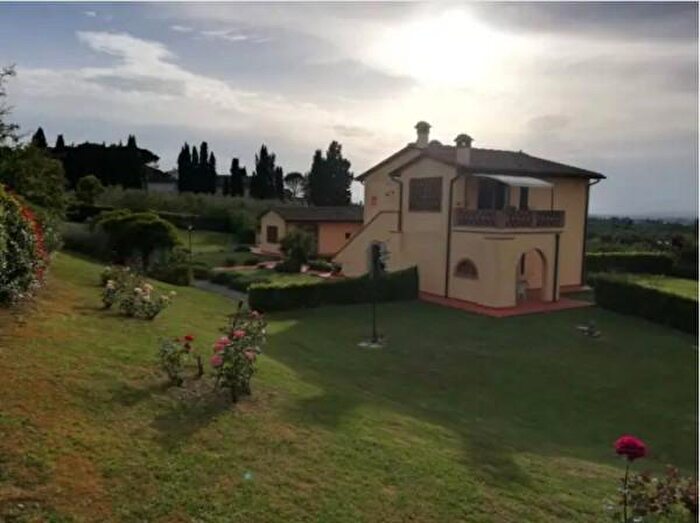 Casa con 6 locali in vendita in Via Gugnani, Cerreto Guidi