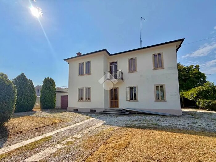 Casa con 5 locali in vendita in Via Sile, Castelfranco Veneto