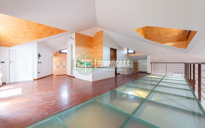 Appartamento con 5 locali in vendita in Via Solferino, Verdello