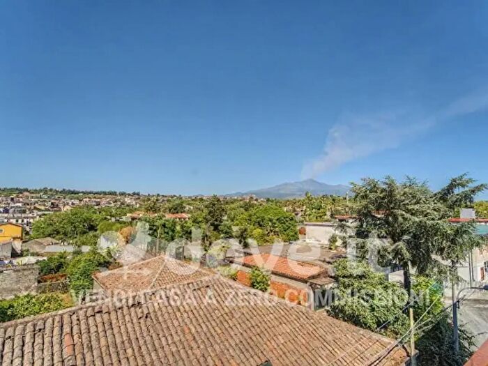 Appartamento trilocale in vendita in Via Antillo, Acireale
