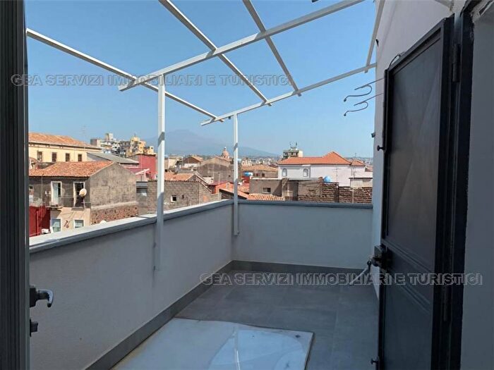 Appartamento con 6 locali in vendita in Catania