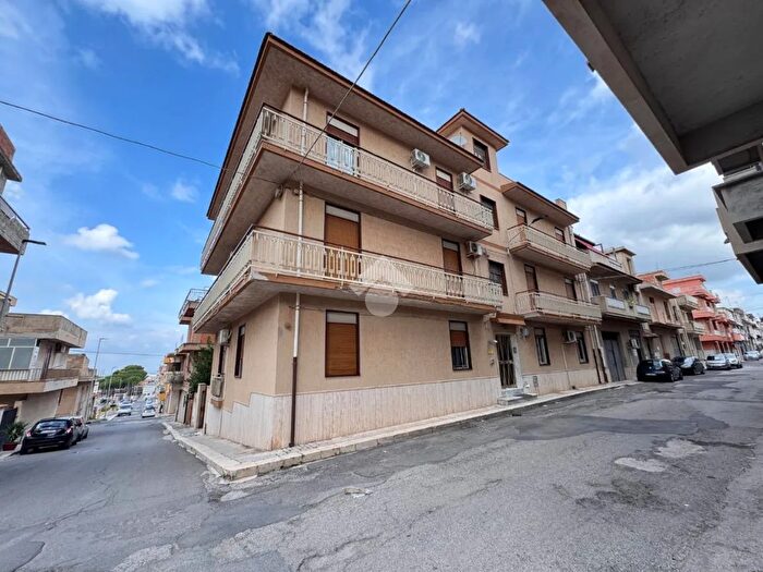 Appartamento trilocale in vendita in Via Pitagora, Comiso