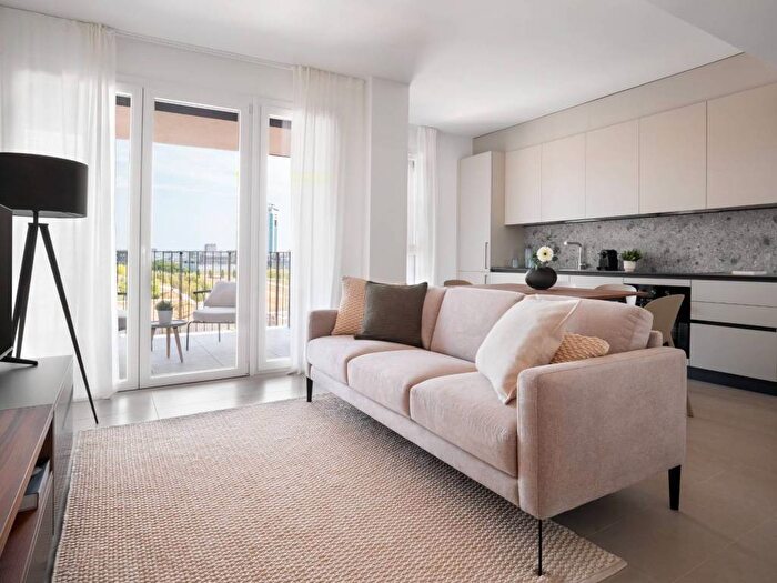 Appartamento bilocale in affitto in Via dei Calchi Taeggi, Bisceglie, Milano