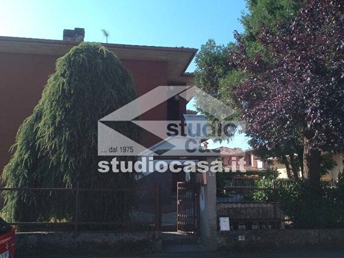 Appartamento trilocale in affitto in Centro, Maleo