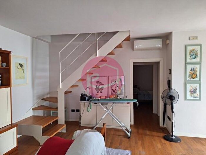 Appartamento con 5 locali in vendita in Santarcangelo Di Romagna