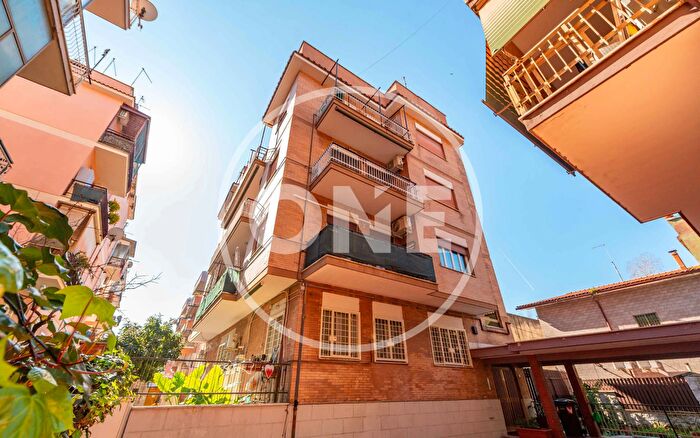 Appartamento trilocale in vendita in Via Archigene, Tivoli