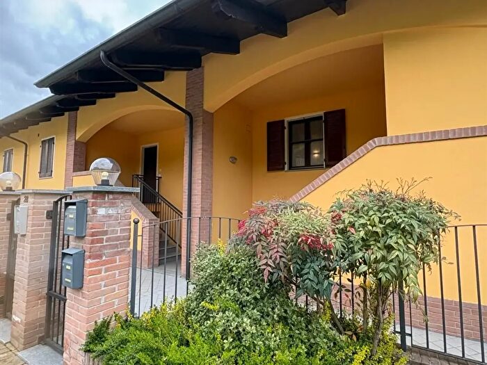 Casa con 5 locali in affitto in Via Fracchia, Asti