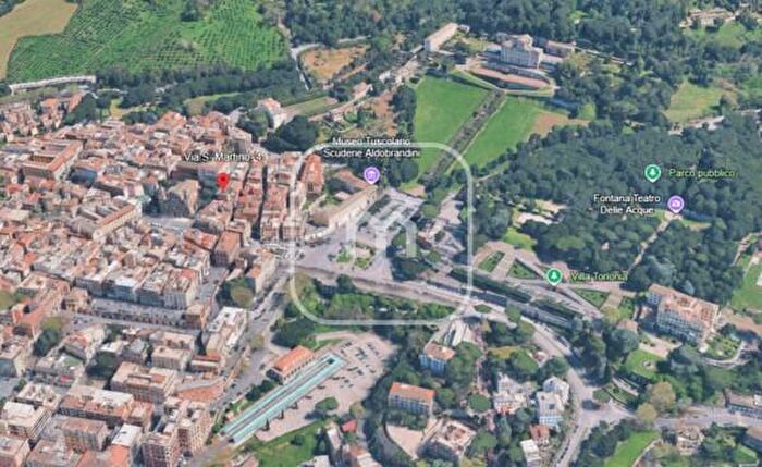 Appartamento con 6 locali in vendita in Via San Martino, Frascati