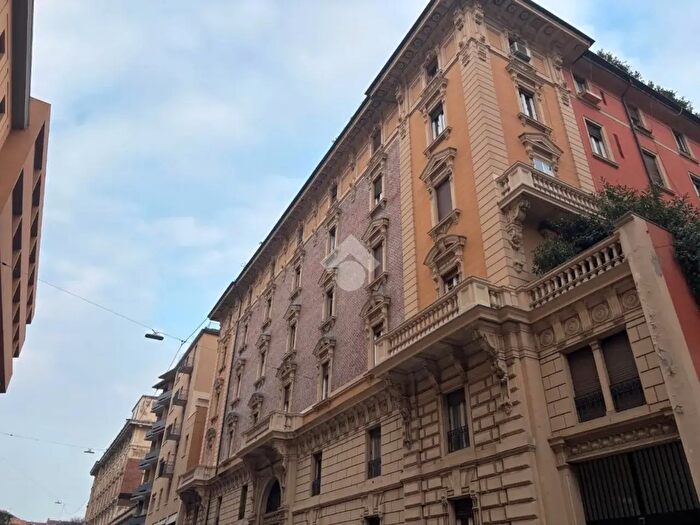 Appartamento bilocale in affitto in Via Montebello, Bologna