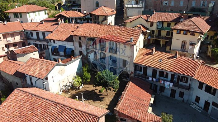 Casa con 15 locali in vendita in Vicolo Molini, Aglie