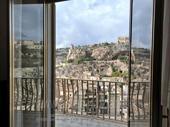 Appartamento con 6 locali in vendita in Via SantAndrea Modica Rg Italia, Modica