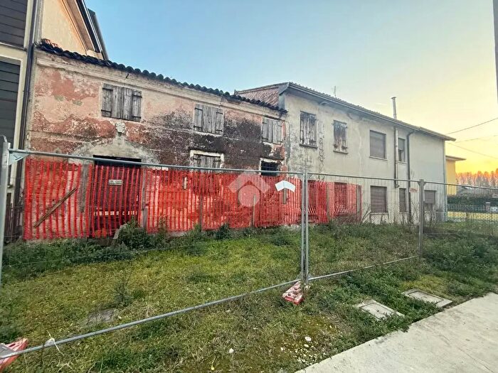 Casa con 6 locali in vendita in Via dellAnnunziata, Noale