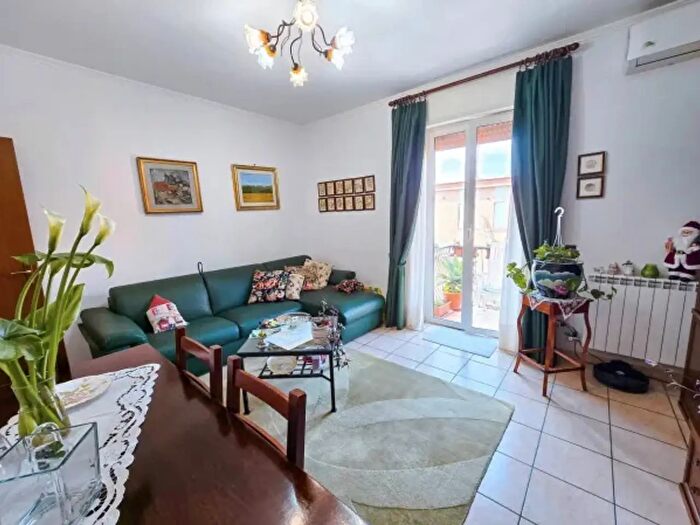 Appartamento bilocale in vendita in Via Arona, Roma