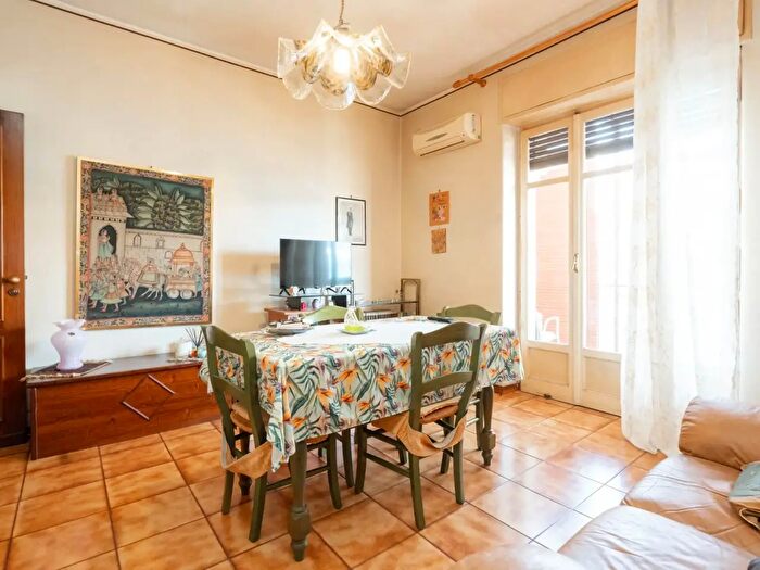 Appartamento con 5 locali in vendita in Via S Pietro, Catania