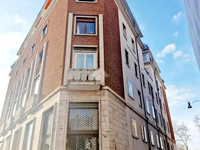 Appartamento con 5 locali in vendita in Via Acciaioli, Roma