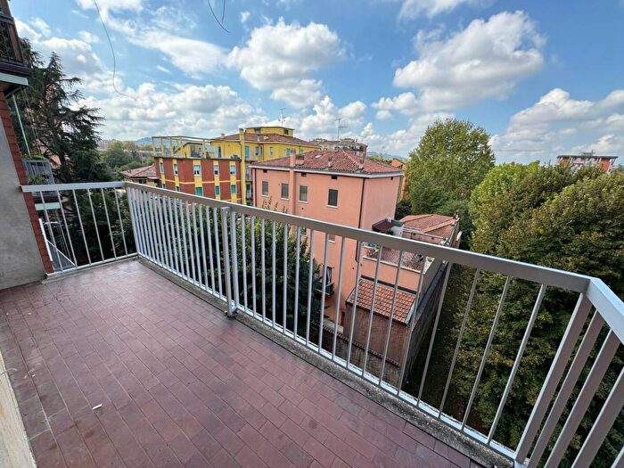 Appartamento quadrilocale in affitto in Via Giuseppe Massarenti, Massarenti, Bologna