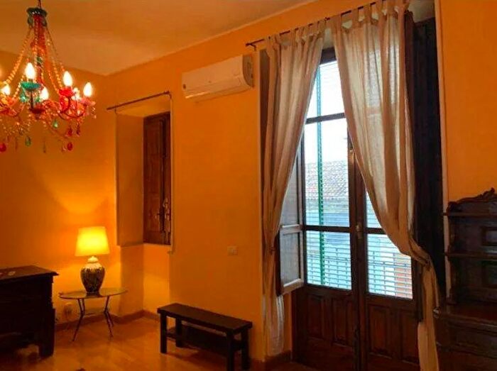 Appartamento trilocale in vendita in Via Plebiscito, Catania